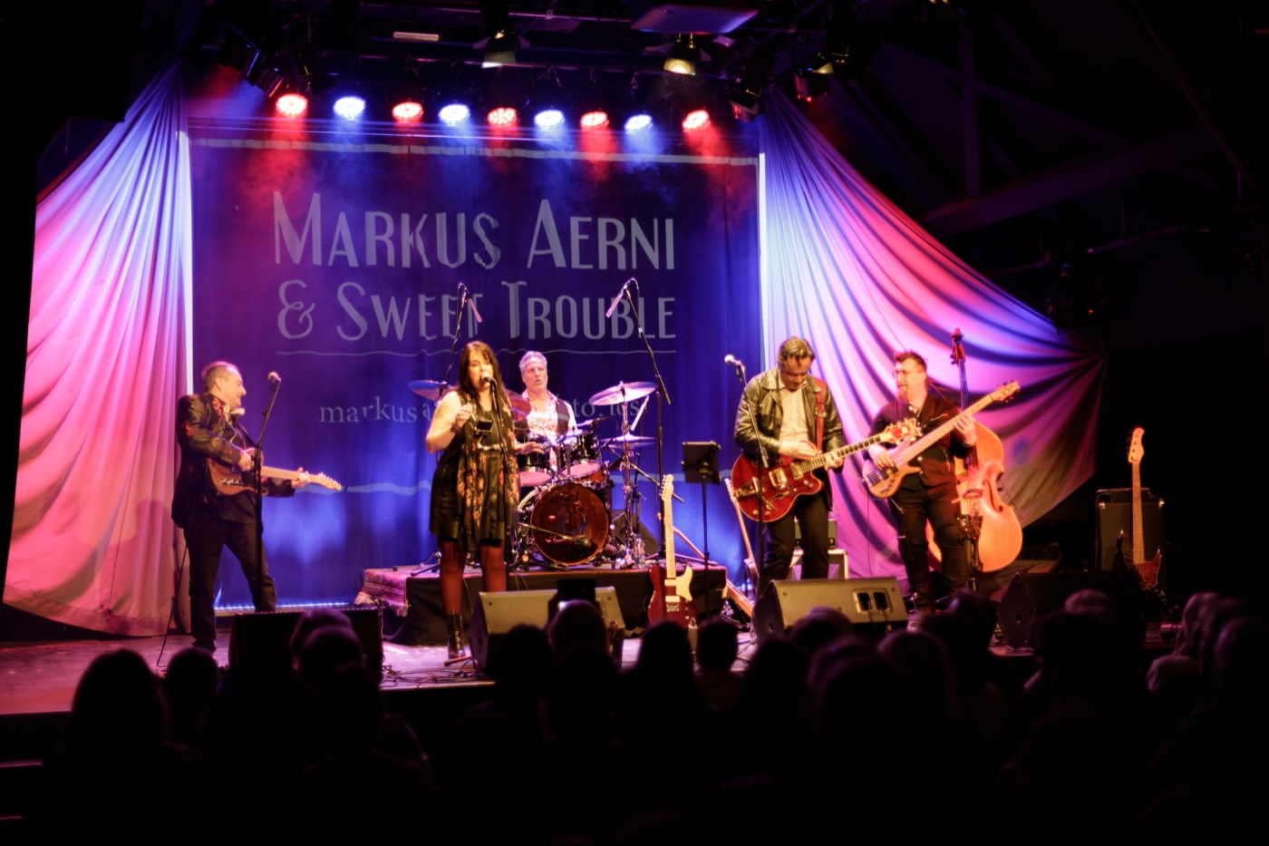 Markus Aerni & Sweet Trouble auf der Bühne